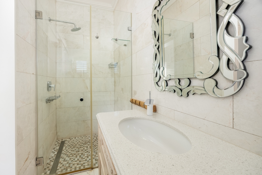 5 Bedroom Property for Sale in Val De Vie Estate Western Cape